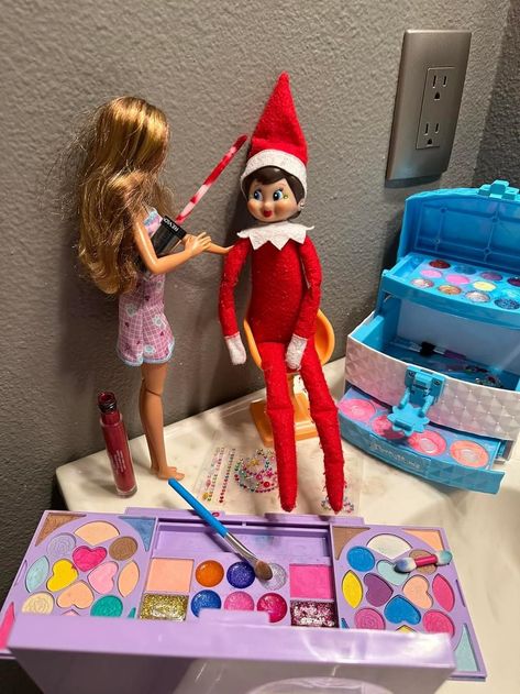 Elf On The Shelf Ideas With Barbies, Swiftie Elf On The Shelf, Elf On The Shelf With Barbie, Elf On The Shelf Girly Ideas, Girl Elf On The Shelf Ideas, Elf And Barbie, Elf On The Shelf Barbie, Elf Ideas Easy Funny, Elf On The Shelf Pet Ideas