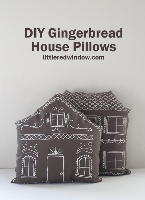 Diy Christmas Cushion, Christmas Cushions Diy, Christmas Pillow Ideas, Diy Christmas Pillows, Sewing Pillows Decorative, Diy Gingerbread House, Fabric Paint Pens, Christmas Pillows Diy, Ginger Bread House Diy