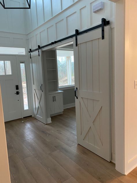 Farmhouse Basement Apartment, Stable Sliding Door, Living Room Barn Doors, Modern Farmhouse Barn Door, Double Barn Doors In The House, Large Barn Doors In The House, Farm Doors Sliding, Sliding Barn Doors In The House, Corner Barn Doors