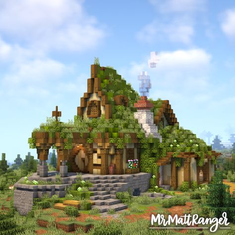 Minecraft House On Hill, Minecraft Overgrown House, Minecraft Garden House, Minecraft Hill House, Medieval Minecraft House, Minecraft Overgrown, Fantasy Minecraft House, Overgrown House, Medieval Builds