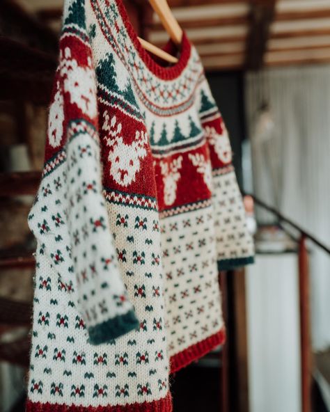 🧶 Relay celebration - 25% off all patterns! 🧶 It’s the final day of the pattern relay - and I’m going all festive by shouting about Rockin’ Reindeer Richard, my most Christmassy of Christmas jumpers. But Richard isn’t the only pattern on sale. To celebrate the end of the relay, and the end of the summer holidays, the code patternrelay24 will get you 25% off ALL my patterns til the end of Saturday 7 September. So whether you missed your chance first time round, or fancy a pattern that has... Colourwork Sweater, Full Bust Adjustment, Knit Jacquard, Winter Knitwear, Icelandic Sweaters, Sweater Knitting Pattern, Christmas Day Outfit, Baby Knitwear, Baby Couture