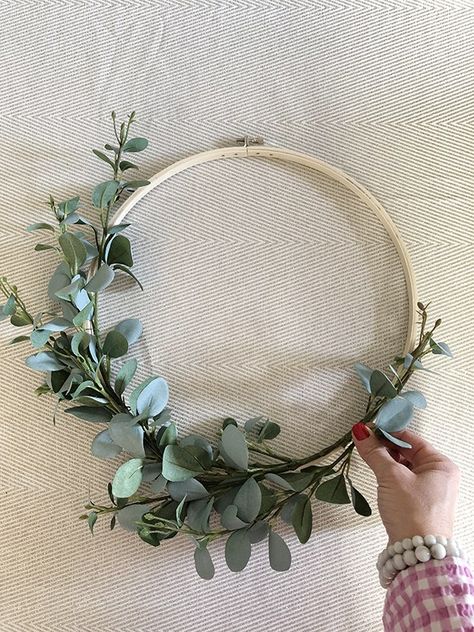 Five-Minute Floral Hoop Wreath! – Less Than Perfect Life of Bliss Diy Wreaths Decor, Floral Hoop Wreath, Diy Floral Wreath, Ring Wreath, Fleurs Diy, Dekor Diy, Green Wreath, Christmas Wreaths For Front Door, Floral Hoops