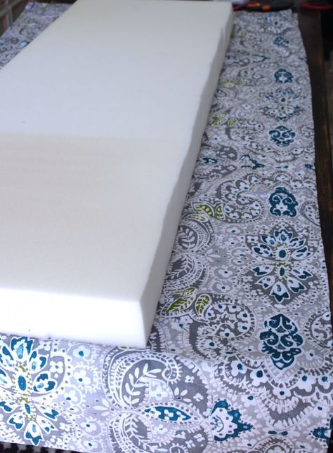 Tips for Making a Box Cushion Cover with Piping - Create and Babble Sewing Cushions For Outdoor Furniture, How To Make A Cushion For A Bench, Seat Cushions Diy, Box Cushion Cover, Diy Bench Cushion, Diy Cushion Covers, Make A Pillow, Sewing Cushions, Slip Covers