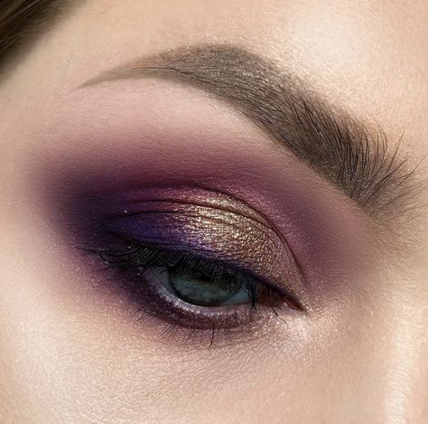 Plum Eyeshadow Looks, Gold Eyeshadow Looks, Plum Eyeshadow, Lash Technician, Eye Makeup Eyeshadow, Gold Eye Makeup, Cute Eyeshadow Looks, Eyeshadow For Blue Eyes, Gold Eyeshadow