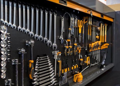 Pegboard Ideas, Pegboard Garage, Room Decor Inspiration, Garage Workshop Plans, Garage Organization Tips, Garage Organisation, Workshop Plans, Pegboard Organization, Warehouse Design