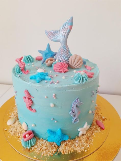 Easy Under The Sea Cake, Mermaid Sleepover, Birthday Cakes Easy, Under The Sea Sweet 16, Baking Cake Recipes, Whale Cake, Water Cake, Under The Sea Cakes, Rodjendanske Torte