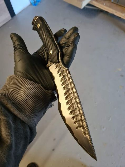 Knifes And Swords, Knife Aesthetic, Tactical Swords, Pretty Knives, Tactical Gear Loadout, Handmade Stuff, Dagger Knife, Knife Collection, Outdoor Equipment