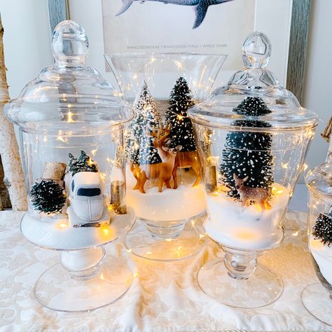 Christmas Table Winter Wonderland, White Christmas Decorating Ideas Winter Wonderland Table Decorations, Winter Wonderland Mantle Ideas, Winter Decor Centerpiece, Snowy Centerpiece Ideas, Winter Forest Centerpiece, Winter Party Centerpiece Ideas, Winter Terrarium Ideas, Baby Its Cold Outside Centerpiece