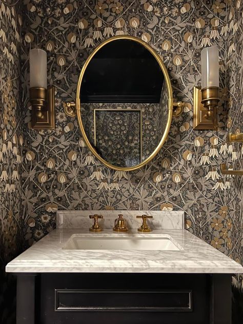 Bold Powder Room, Moody Powder Room, Half Bath Decor, Wallpaper Powder Room, Small Bathroom Wallpaper, Powder Room Wallpaper, Powder Room Decor, Powder Room Design, Downstairs Bathroom