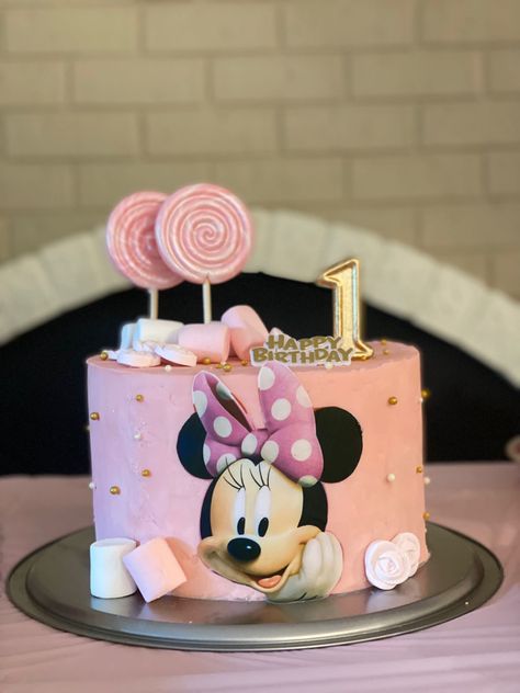 Birthday Cake Minimouse, Pink Cake Minnie Mouse, Minnie Mouse First Birthday Cake Pink, Minnie Mouse Cake Design, Half Birthday Baby, Butter Cream Mini Mouse Cake, Cake Designs For Girl, Baby Girl Birthday Cake, Minnie Mouse Birthday Decorations