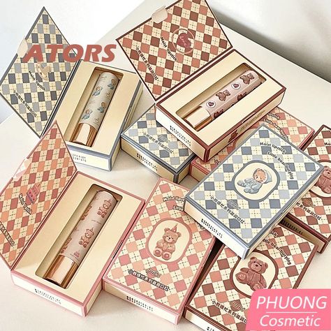 Fancy Makeup Packaging, Korean Makeup Packaging, Pretty Makeup Package, Pretty Lipstick Packaging, Fragrance Packaging Design, Cute Makeup Products Packaging Korean Beauty, Cosmetic Gift Set, Pr Kit, Makeup Collection Goals