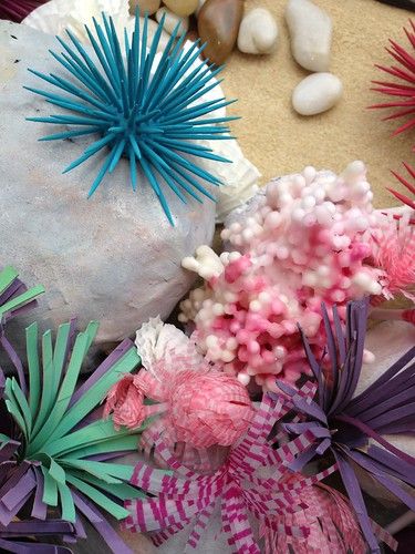 Under The Sea Decorations Diy, Decoration Theme Marin, Underwater Window, Coral Reef Craft, Decor Marin, Under The Sea Decorations, Underwater Theme, Ocean Birthday, Teapot Design