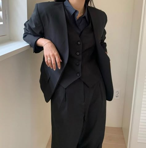 Rebecca Patricia Armstrong, All Black Suit, Suit Dresses, Five Hargreeves, Woman In Suit, Academia Outfits, Formal Suit, Prom Suits