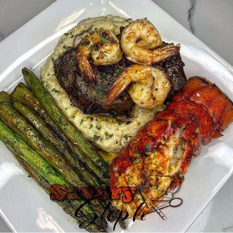 Fancy Surf And Turf Dinner, Surf And Turf Buffet Ideas, Surf And Turf Dinner Party, Surf And Turf Recipes, Surf And Turf Dinner, Steak Dinners, Queen Royal, Surf N Turf, Stay Hungry