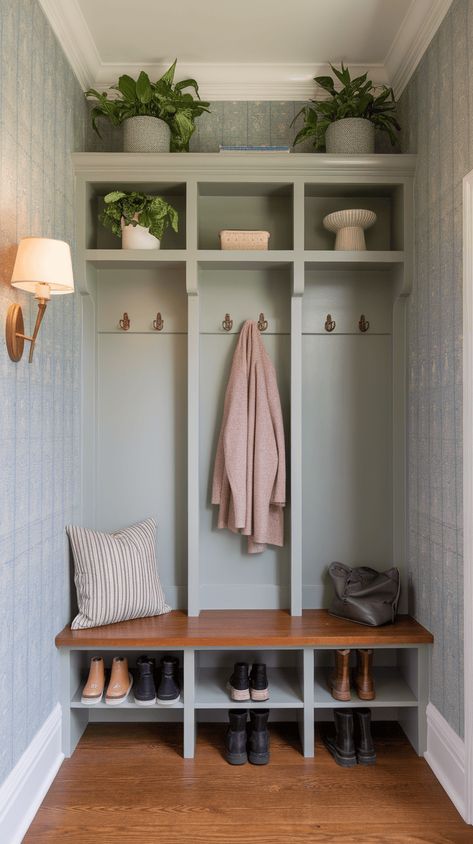 11+ Nature-Inspired Mudroom Wallpaper Beauties Mcm Mudroom, Tiny Mudroom Ideas, Mudroom Colors, Minimalist Mudroom, Mudroom Wallpaper, Mud Room Ideas Entryway, Beadboard Wall, Mudroom Inspiration, Small Mudroom