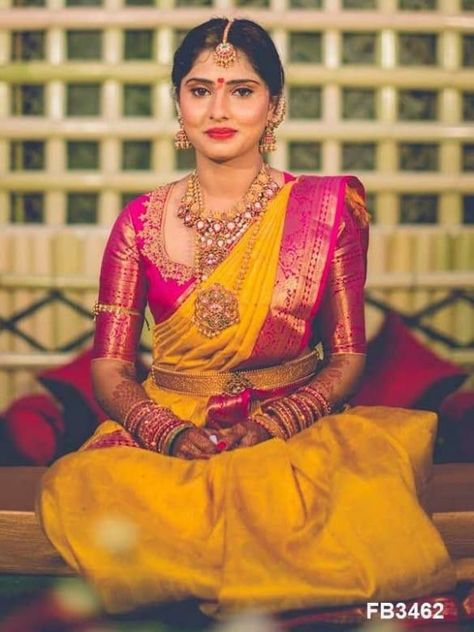 South Indian Bride Saree, South Indian Blouse Designs, Bridal Sarees South Indian, Pattu Saree Blouse Designs, Wedding Saree Blouse, Wedding Saree Blouse Designs, Sari Dress, Wedding Blouse Designs, Indian Saree Blouses Designs