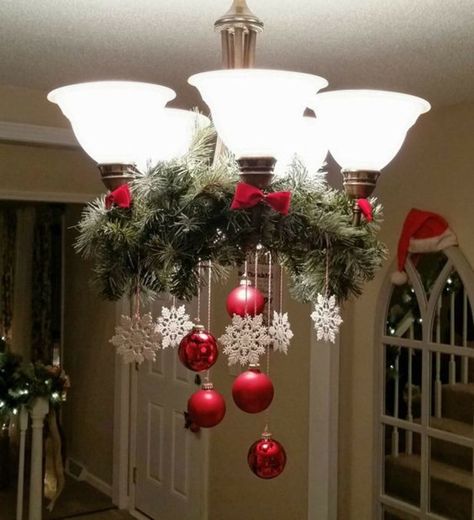 Christmas Chandelier Ideas, Christmas Chandelier, Christmas Decorations Diy Outdoor, Diy Christmas Decorations Easy, Christmas Celebration, Indoor Christmas, Easy Christmas Diy, Best Diy, Noel Christmas