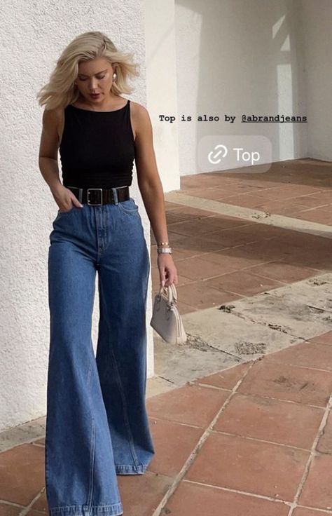 Trendy Wide-leg Flare Jeans For Work, Chic Wide Leg Jeans For Night Out, Fitted Wide Leg Jeans For Night Out, Chic Formal Wide-leg Jeans, Wide-leg Flare Jeans For Night Out In Spring, Jeans Style Women, Big Bust Style Outfits, Elegant Outfit Party, Short Legs Long Torso