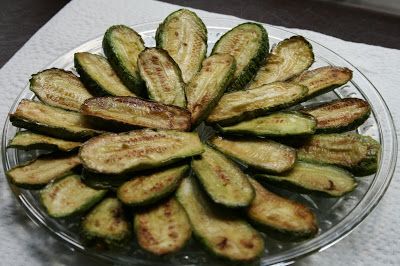 Cousa Squash Recipes, Cousa Squash, Pita Bread, Squash Recipes, Fruits And Veggies, Pita, Cucumber, Zucchini, Sandwiches