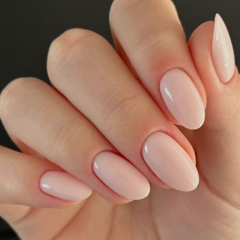 Engagement Nails, Unghie Sfumate, Kutek Disney, Milky Nails, Subtle Nails, Simple Gel Nails, Soft Nails, Neutral Nails, Girls Nails