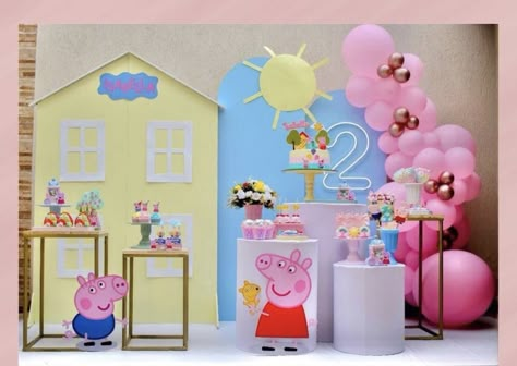 George Pig Birthday Party, Pig Birthday Theme, Pig Birthday Decorations, Peppa Pig Birthday Decorations, George Pig Birthday, Pig Birthday Party Decorations, Peppa Pig Party Decorations, Balloon Flower Decorations, Peppa Pig Decorations