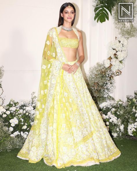 Ananya Pandey Lehenga, Anaya Pandey, Lehengas For Wedding, Actresses Outfits, Bollywood Glamour, Diwali Outfits, Ananya Pandey, Wedding Fits, Reception Outfit