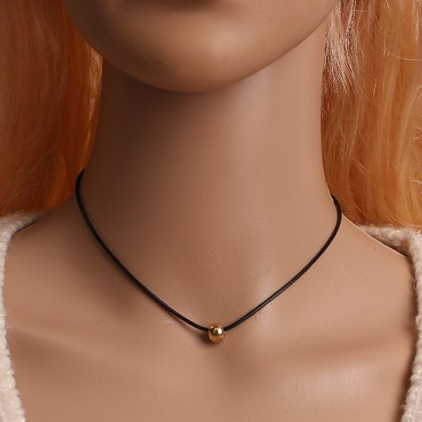 Harajuku Necklace, Simple Choker Necklace, Temple Jewellery Earrings, Chokers Necklace, Black Beads Mangalsutra, Black Beads Mangalsutra Design, Velvet Choker Necklaces, Leather Cord Necklace, Gold Mangalsutra Designs