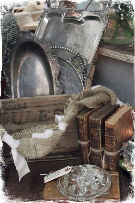 Antique Decorating, Desert Cottage, Antique Booth Displays, Antique Booth Ideas, Silver Display, Vibeke Design, Old Crates, Vintage Vignettes, Antique Booth