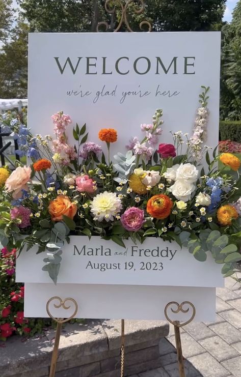 Wedding Welcome Flowers, Wedding Welcome Board Flowers, Pastel Wedding Welcome Sign, Flowerbox Welcome Sign, Floral Welcome Sign Wedding, Engagement Name Board, Creative Wedding Welcome Signs, Engagement Welcome Board Ideas, Welcome Sign Wedding Flowers