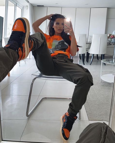 Black Jordan 1 Outfit Women, Jordan 1 Outfit Women, Jordan 1 Outfit, Causal Outfits, Tomboy Outfits, Tomboy Style Outfits, Chill Outfits, Streetwear Fashion Women, Outfit Women