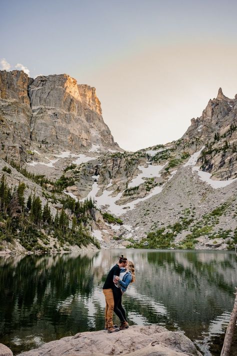 Rocky Mountain National Park Engagement Photos, Rocky Mountain Engagement Photos, Yellowstone Engagement Photos, Engagement Photos In Mountains, Glacier Photoshoot, Engament Pictures, Photography In Nature, Estes Park Engagement Photos, Colorado Engagement Pictures