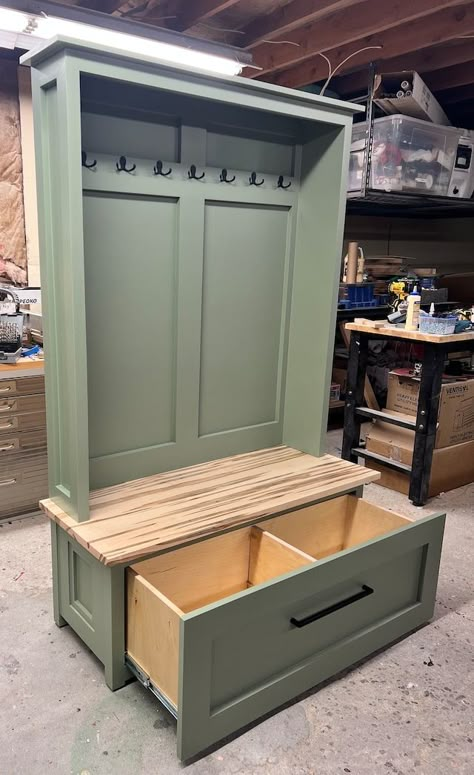 JCMfurnishings - Etsy Small Mudroom Ideas, Mudroom Remodel, Hall Tree With Storage, Mudroom Entryway, Mudroom Decor, Mud Room Storage, Mudroom Design, Entryway Mudroom, Laundry Room Remodel