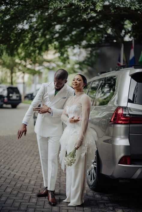 Civil Wedding Black Couple, Courthouse Wedding Dress Black Women, Courthouse Wedding Black Couple, Court Wedding Outfit The Bride, Civil Wedding Dresses Classy, Courthouse Wedding Outfit, Black People Weddings, Elopement Pictures, Classy Bride