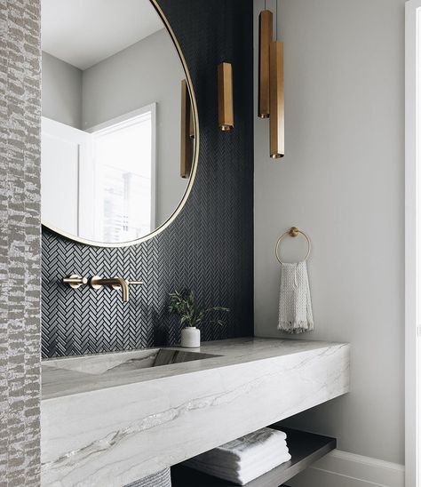 Houseliftdesign Bathroom, Painted Bathrooms Modern, Metro Interior Design Style, Simple Modern Farmhouse Bathroom, Trending Home Interiors, Cheap Luxury Bathroom Ideas, Modern Coastal Home Aesthetic, Matte Black Bathroom Ideas, Costal Modern Bathroom