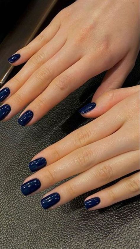 Gel Nails Color Ideas, Short Nails Dark Colors, Autumn Nails Blue, Fall Navy Nails, Fall Nails Navy, Blue Autumn Nails, Nana Nails, Dark Gel Nails, Nail Varnish Colours