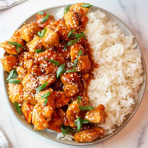 Honey soy chicken bites are a deliciously sweet and savory chicken that pairs perfectly with white rice. This homemade Chinese food is perfect any night of the week. Crispy Fried Chicken Recipe, Honey Soy Chicken, Crispy Chicken Recipes, Homemade Chinese Food, Parmesan Recipe, Soy Chicken, Fried Chicken Recipe, Simple Chicken, Honey Soy