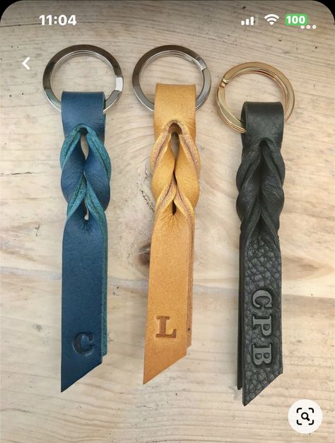 Leather Keychain Diy, Leather Keychains, Diy Leather Projects, Leather Craft Projects, Leather Diy Crafts, Leather Scraps, Leather Stamps, Tan Cowhide, Leather Keyring