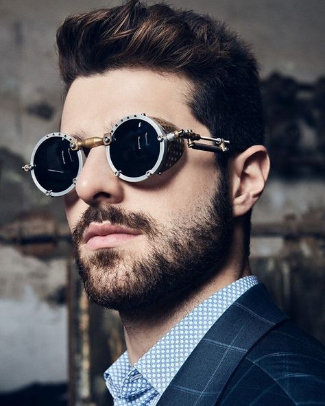 Sunglass Design, Dapper Men Outfits, Best Mens Sunglasses, Glasses Inspiration, Mens Glasses Fashion, Plastic Glasses, Aviator Glasses, Stylish Glasses, Men Style Tips