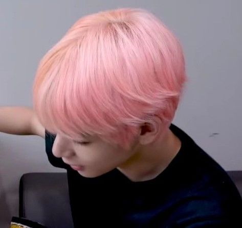 Taehyung Pink Hair, Soft Taehyung, Pink And Orange Hair, V Hair, Peach Hair, Emo Boy, Bts Icon, Hair Icon, Slow Dance