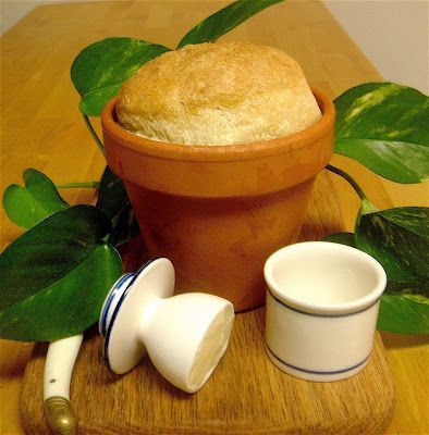 beer bread in a flower pot - cute idea from Alexandra's Kitchen blog Lotr Party, Pot Bread, Bread Gifts, Amish Bread, Savory Breads, Beer Bread Recipe, Butter Crock, Yeast Breads, Best Bread Recipe