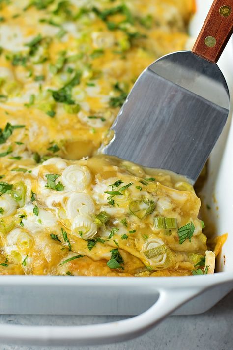 Green Enchilada Casserole, Green Enchilada Recipe, Green Enchiladas, Green Chile Enchilada Sauce, Green Chicken Enchiladas, Green Chili Sauce, Recipe With Cream Cheese, Chicken Tikka Masala Recipes, Enchilada Recipe