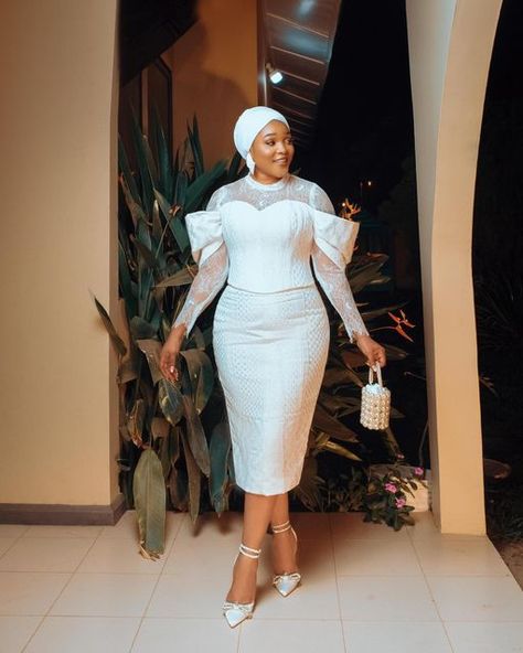 Kente Fashion, White Lace Dress Short, White Dress Styles, Chic Dress Classy, Fashion Traditional, Civil Wedding Dresses, Ankara Gown, Kente Styles, Ankara Gown Styles