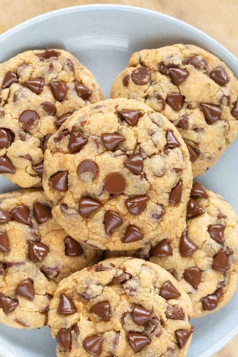 Coconut Flour Cookies- Just 5 ingredients! - The Big Man's World ® Coconut Flower Cookies, Coconut Flower Recipes, Coconut Flour Desserts, Fertility Recipes, Coconut Flour Chocolate Chip Cookies, Recipes Using Coconut Flour, Galletas Keto, Coconut Flour Cookies, Baking Healthy