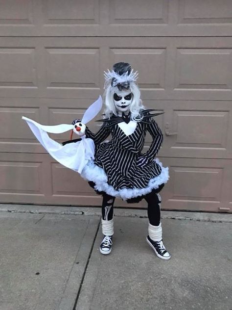 Nightmare before Christmas, Jack Skellington Jack Skellington Girl Costume, Girl Jack Skellington Costume, Fotos Halloween, Jack Skellington Cosplay, Halloween Customs, Jack Skellington Costume, Skeleton Halloween Costume, Jack Skeleton, Christmas Jack Skellington