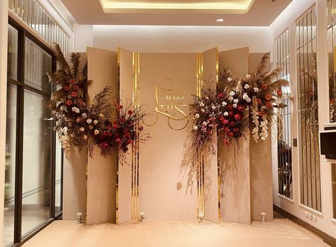 Pelamin Klasik, Maroon Decor, Dekor Lamaran, Backdrop Engagement, Engagement Backdrop, Engagement Decoration, Beige Theme, Engagement Decor, Wedding Entrance Decor