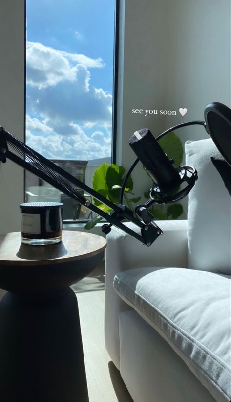 Studio Room Design, Podcast Aesthetic, Podcast Room, Podcast Equipment, Podcast Setup, Podcast Ideas, Podcast Tips, The Dream Life, Podcast Studio