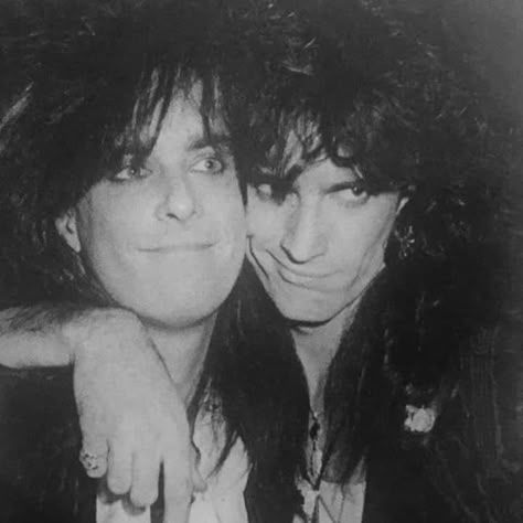 Nikki Sixx Tommy Lee, Tommy Lee Motley Crue, Twin Tuesday, Motley Crue Nikki Sixx, Terror Twins, Shout At The Devil, Dr Feelgood, Motley Crüe, 80s Bands