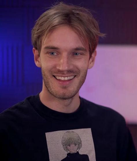 Felix Uwu, Felix Pewdiepie, Felix Kjellberg, Im Addicted To You, Amazing Pics, Pewdiepie, Markiplier, Inspirational People, Digital Graphics