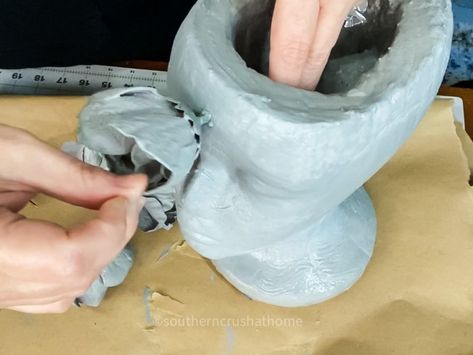 Faux Concrete Planter DIY | How to Make a Modern Head Vase https://www.southerncrushathome.com/faux-concrete-planter-diy/ Cement Head Planters, Diy Face Planter, Styrofoam Head Planter, Faux Concrete Planter, Hand Planters, Styrofoam Head, Planter Diy, Diy Concrete Planters, Gray Chalk Paint