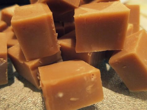 Caramel & White Chocolate Fudge Recipe {MNM's Bake} | the adventures of MNMs Tallow Soap Recipe, Diy Goat Milk Soap, Goat Milk Soap Recipe, Milk Soap Recipe, Goat Milk Recipes, Tallow Soap, White Chocolate Fudge, Soap Making Recipes, Soap Recipe